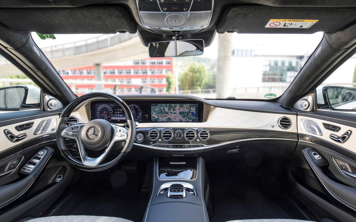 年收入80万存款100万买什么车,存款50万年薪10万适合买什么车