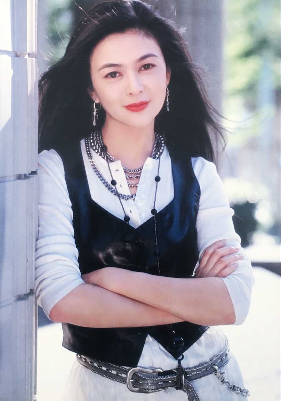 香港娱乐圈故事合集,香港娱乐圈的爱恨情仇故事