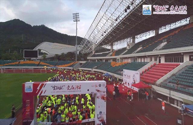 北有阿那亚社群，南有册之丘社群，后者60%研究生以上学历