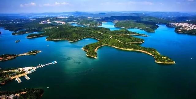 李子柒是四川绵阳平武哪里的人,美食旅游景点推荐博主