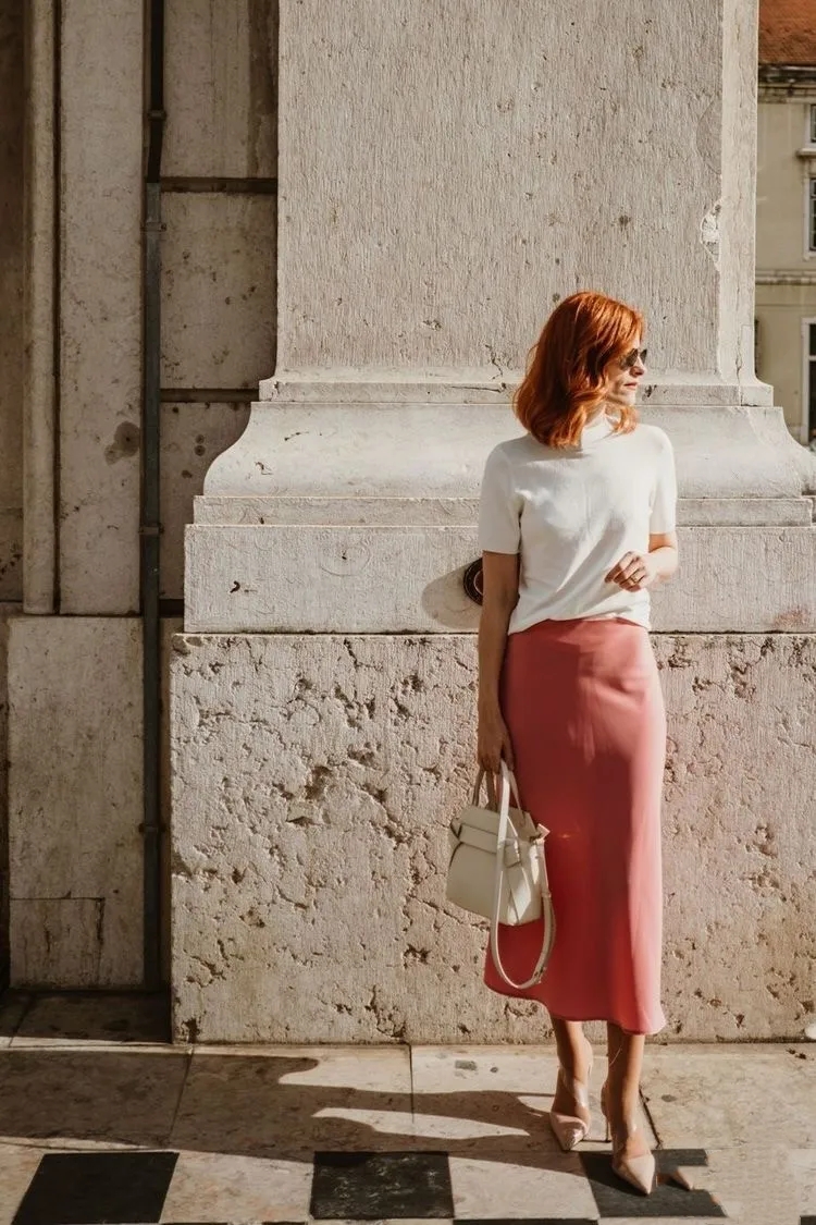 腿粗屁股大女生穿个什么裙子,腿粗屁股大的女生穿裤子还是裙子