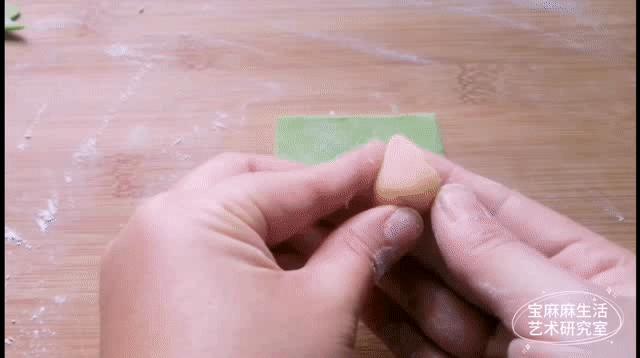 小孩过年吃的糖果,宝宝过年的时候糖吃太多了