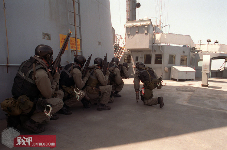 折腾九年,就拿出这点东西凑外拍?(上)