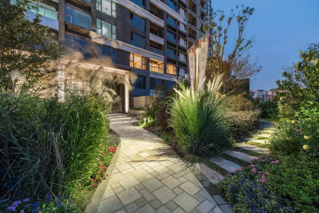 「泛亚出品」面向天空谋划未来TOD上盖的秘境花园