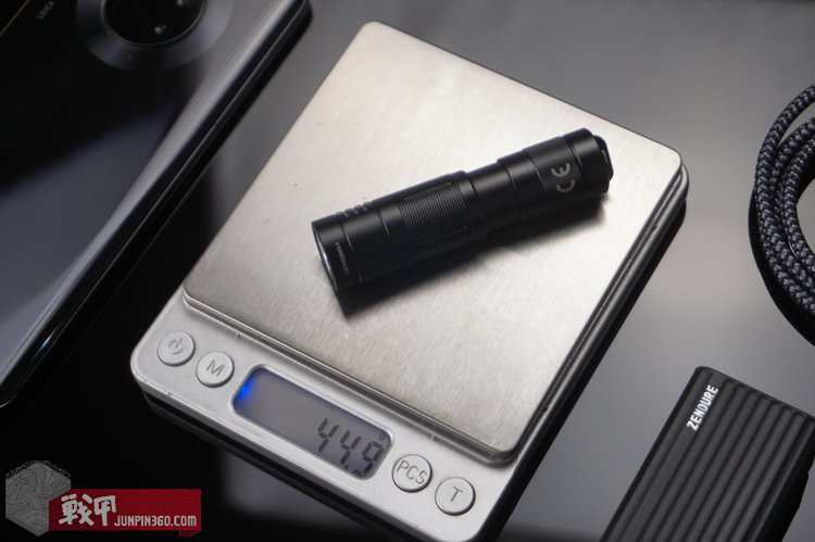 新款fenixe12v2.0迷你手电筒,fenix迷你手电筒e02r