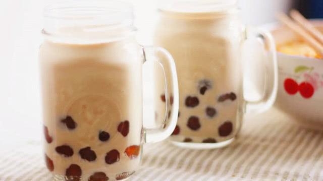 3种喝完嘴巴会留味的饮料,喝完会嘴臭的饮料