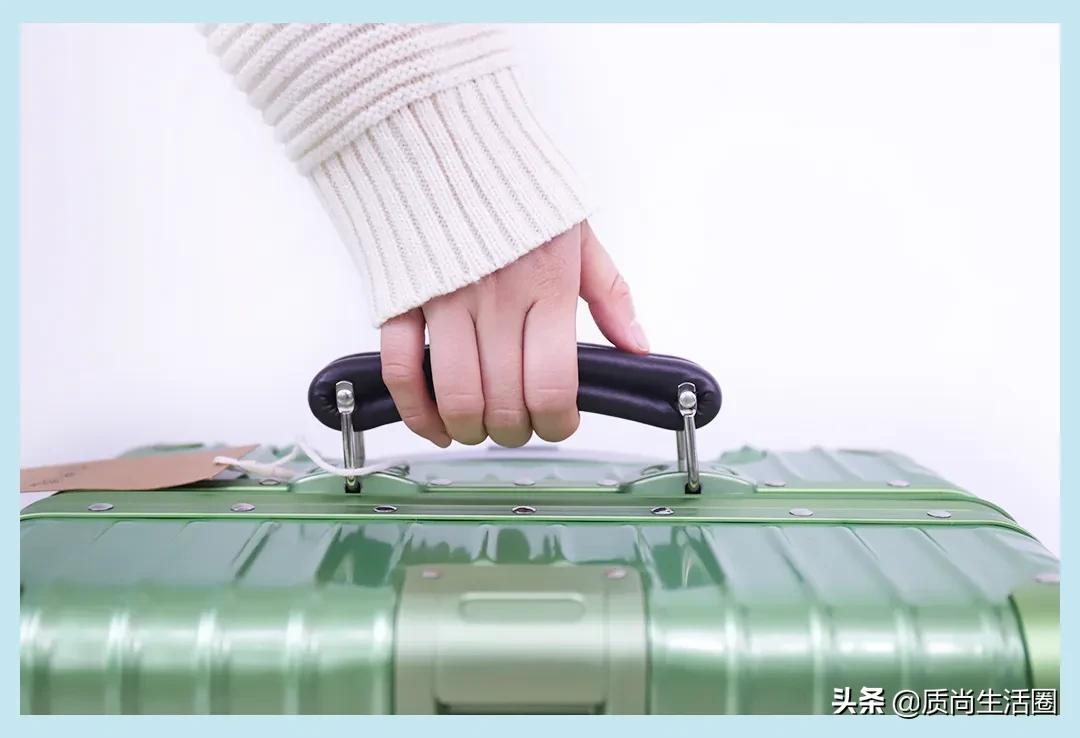 行李箱测评丨网易X选拉杆易卡阻，109元的喜朗顿侧提把不耐用