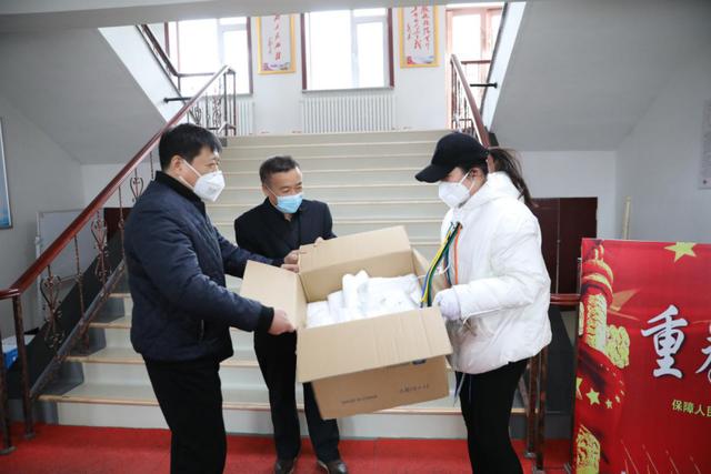 爱心捐赠暖人心助力防汛献真情,真情献爱心同心战疫情