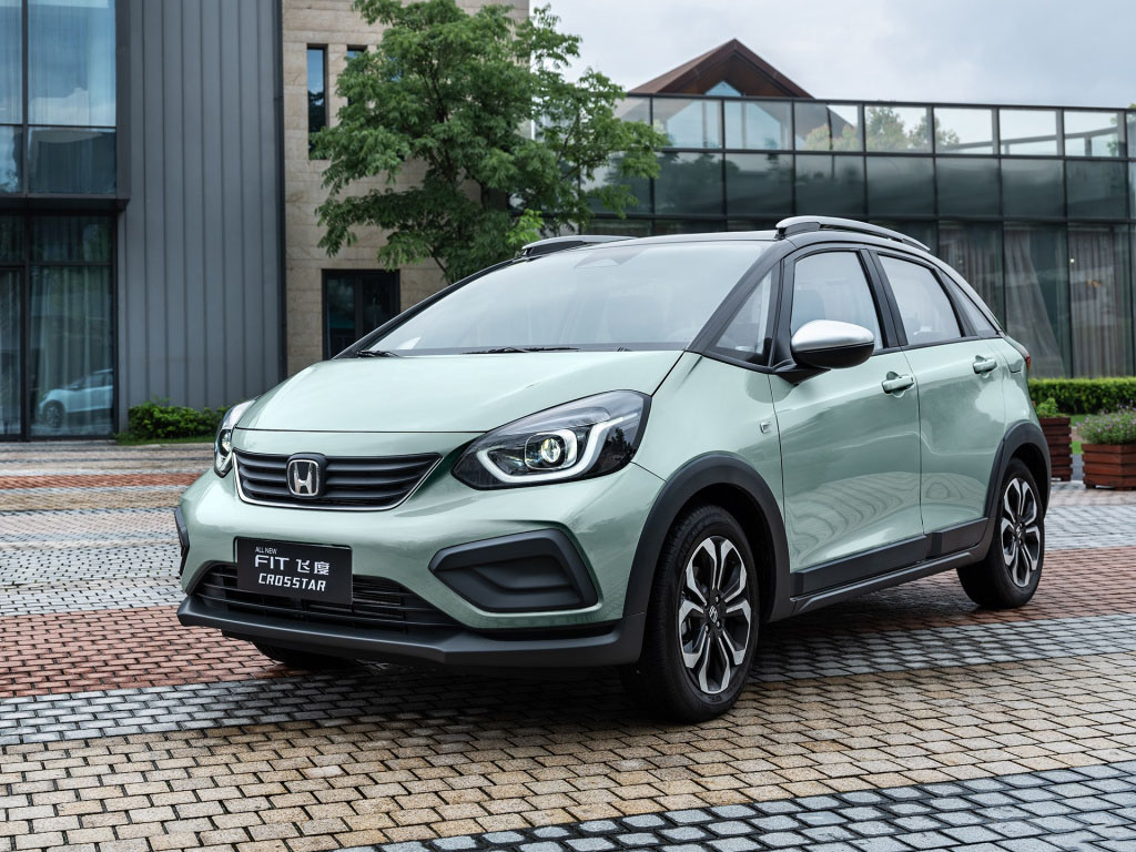 国产model3和迈腾售价对比,新加坡买一辆法拉利多少钱