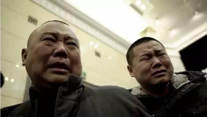 那一年岳云鹏14岁郭德纲26岁,岳云鹏连续13年为郭德纲庆生