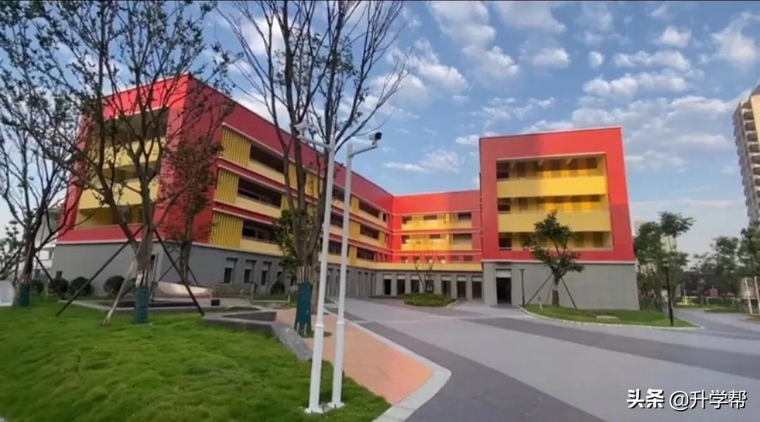 成都市天府新区新修学校,成都市建设学校老校区虎头山