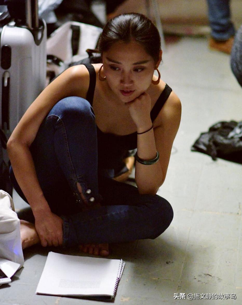 就是这么敢！中国女生徐迦南在巴黎出道用法语演戏和做导演