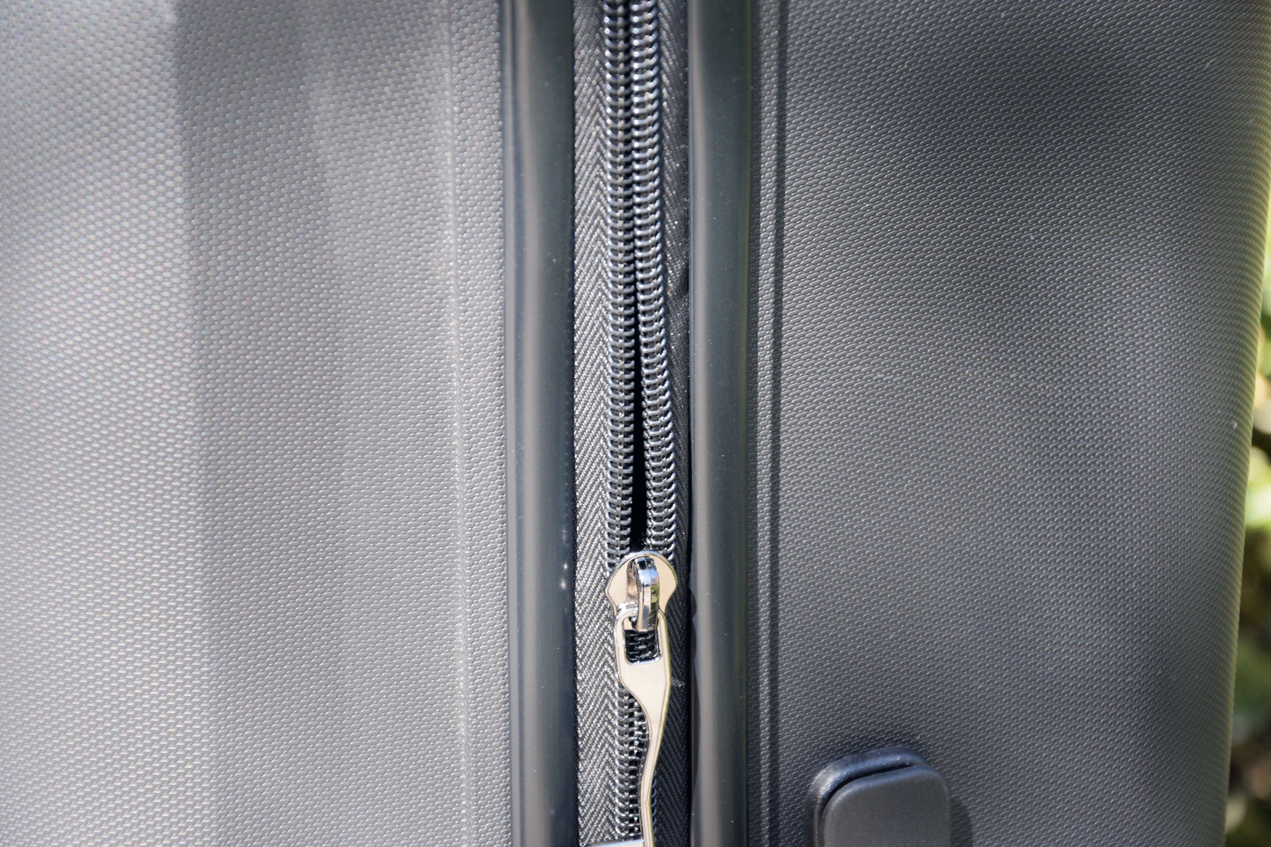 tsa密码锁行李箱推荐,tsa双层防爆拉链行李箱