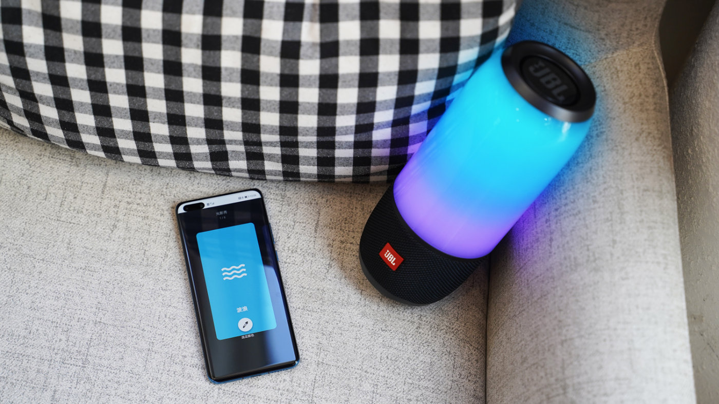 jbl和bose小水壶蓝牙音响评测,jbl和bose蓝牙音箱哪款最值得买