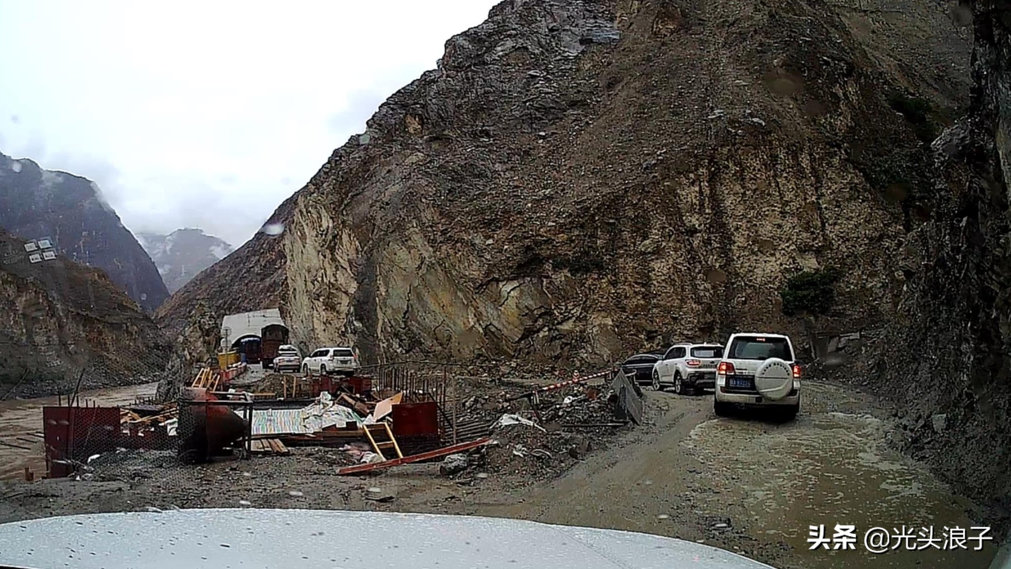 川藏318最危险的路段,川藏线318最容易落石的时间段
