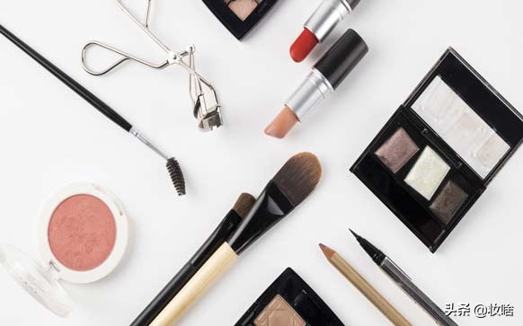 化妆品夏天如何保存,夏天这么热要注意防晒