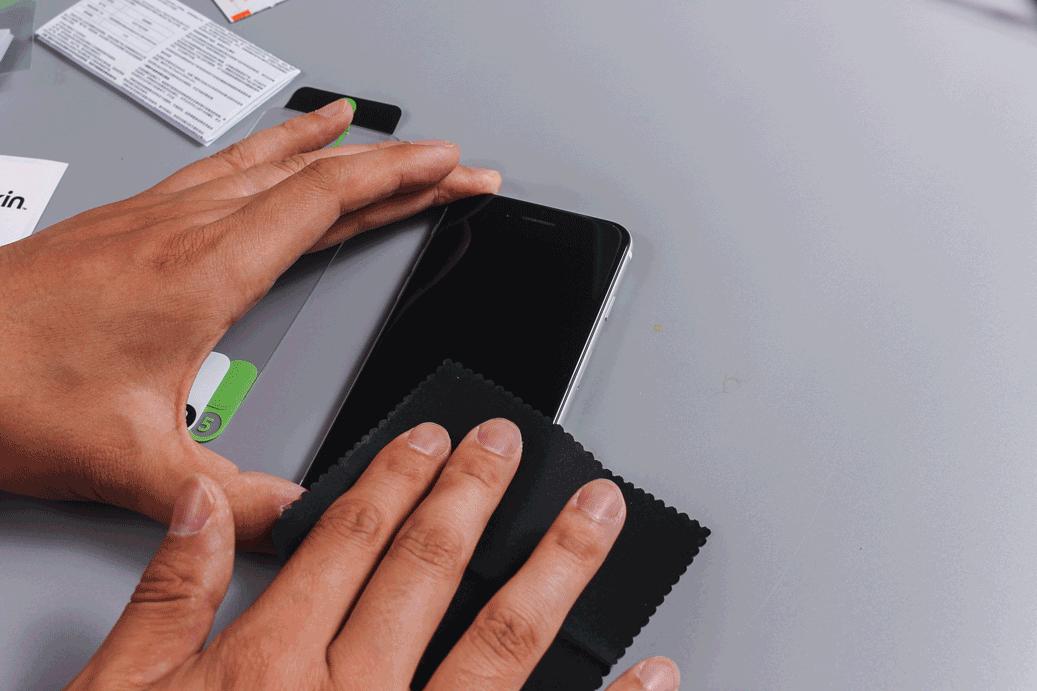 iphonese2钢化膜测评,iphonese2代钢化膜哪种好