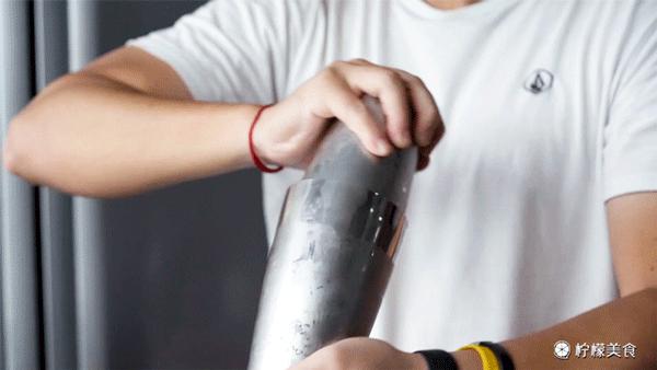 我们开店了，就在老板办公室里