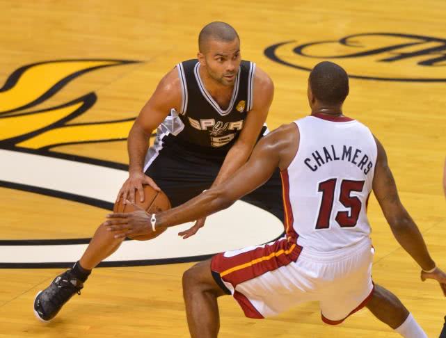 帕克曾是“内线之王”一招鲜吃遍天，马刺就他真的接班邓肯