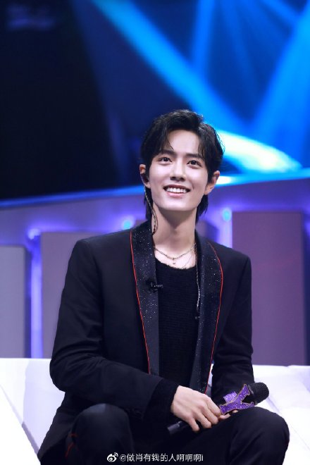 直长发刘海2020流行发型,头发2020流行发型刘海