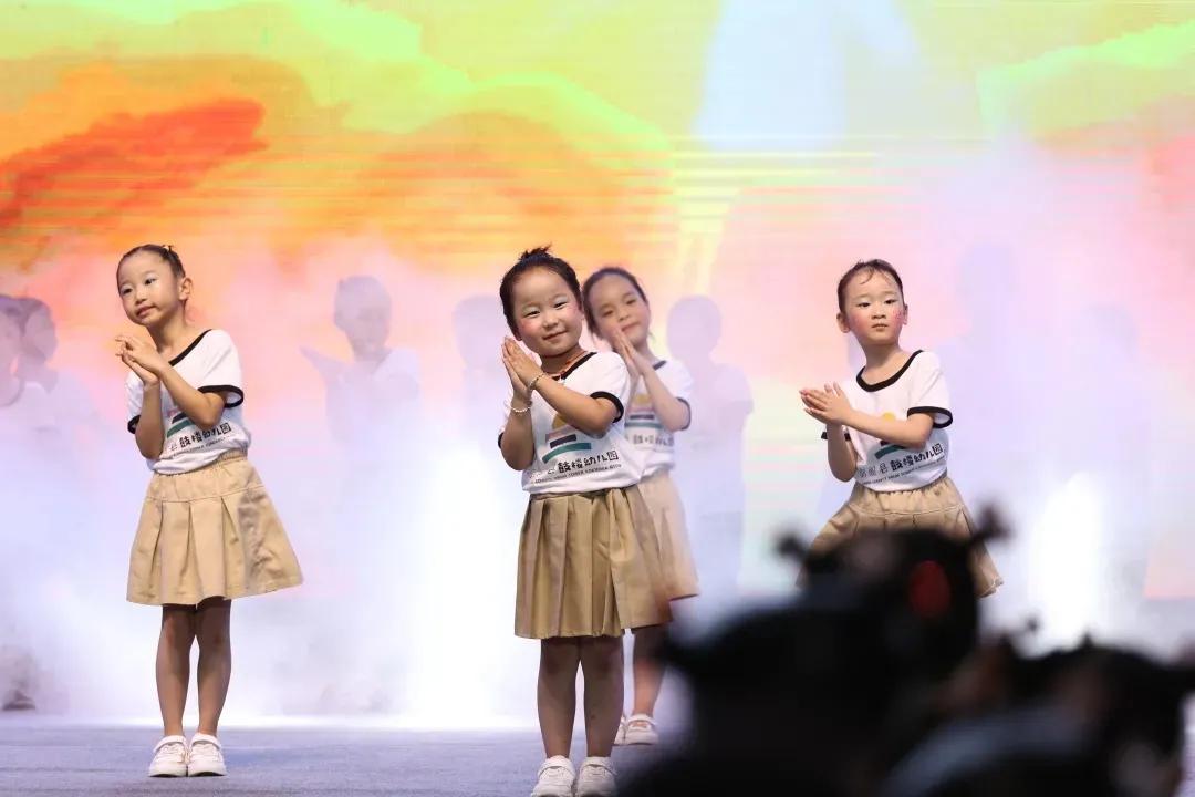 剑阁县鼓楼幼儿园庆祝中国*产党共**成立100周年暨毕业典礼文艺汇演