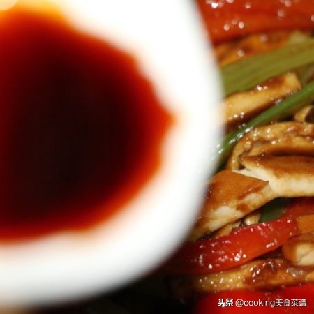 大白菜炒豆干五花肉,豆干炒五花肉教学视频