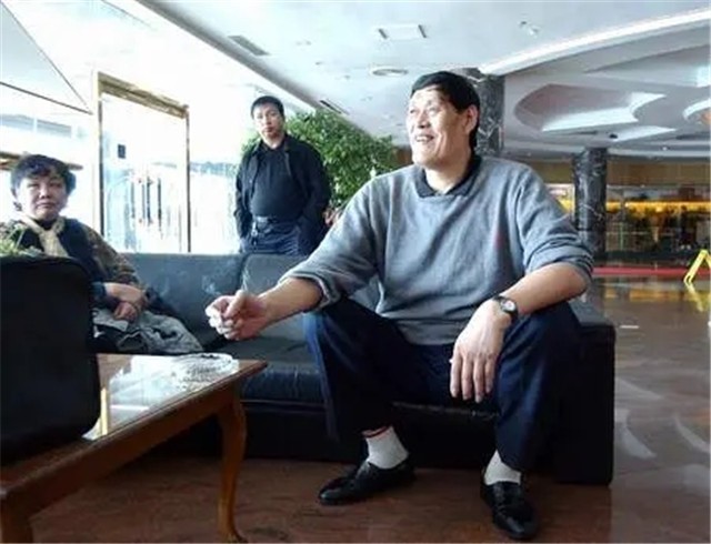 中国第一中锋穆铁柱,穆铁柱墓地