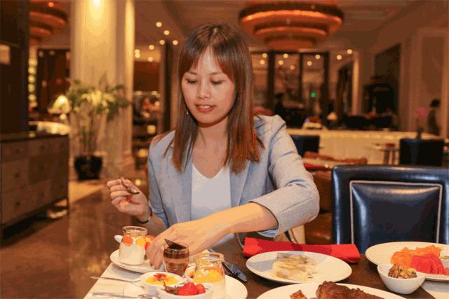 坐拥500万英镑艺术品！自助晚餐云集4家餐厅精华菜！