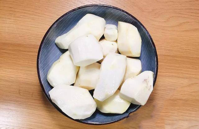 洗芋头手发痒用什么办法消除,削了芋头之后手痒怎么解决