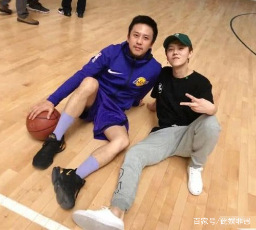 邓超鹿晗溜冰场搞笑,邓超鹿晗帅气视频