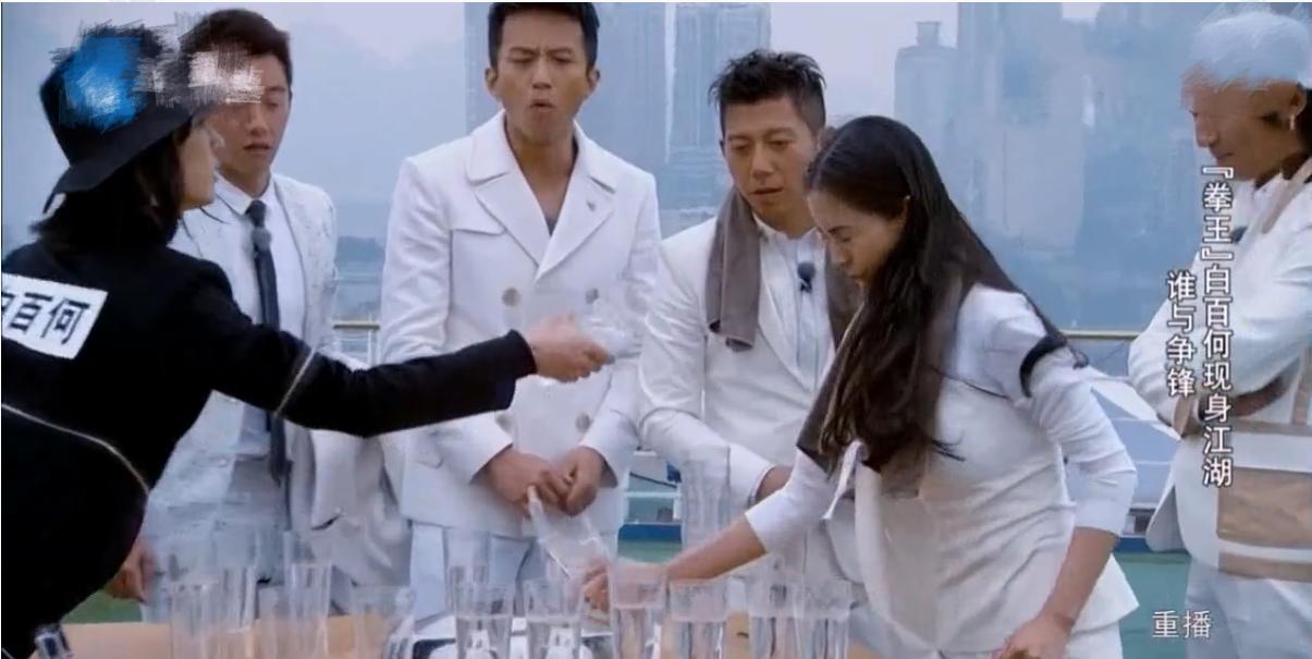 白百何带二胎儿子出门玩耍,白百何二胎是女孩还是男孩