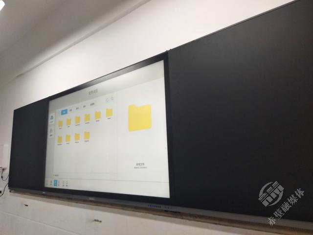 智慧黑板提升课堂效果,希沃智慧黑板两边黑板怎么写字