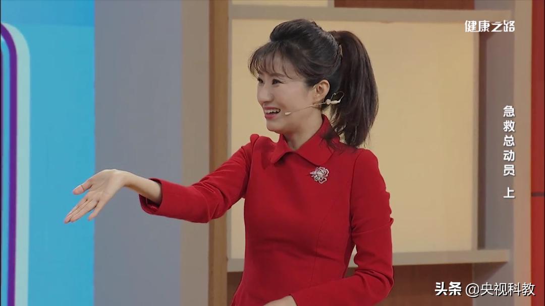 腿扭伤后导致股骨头骨折,摔伤趾骨骨折