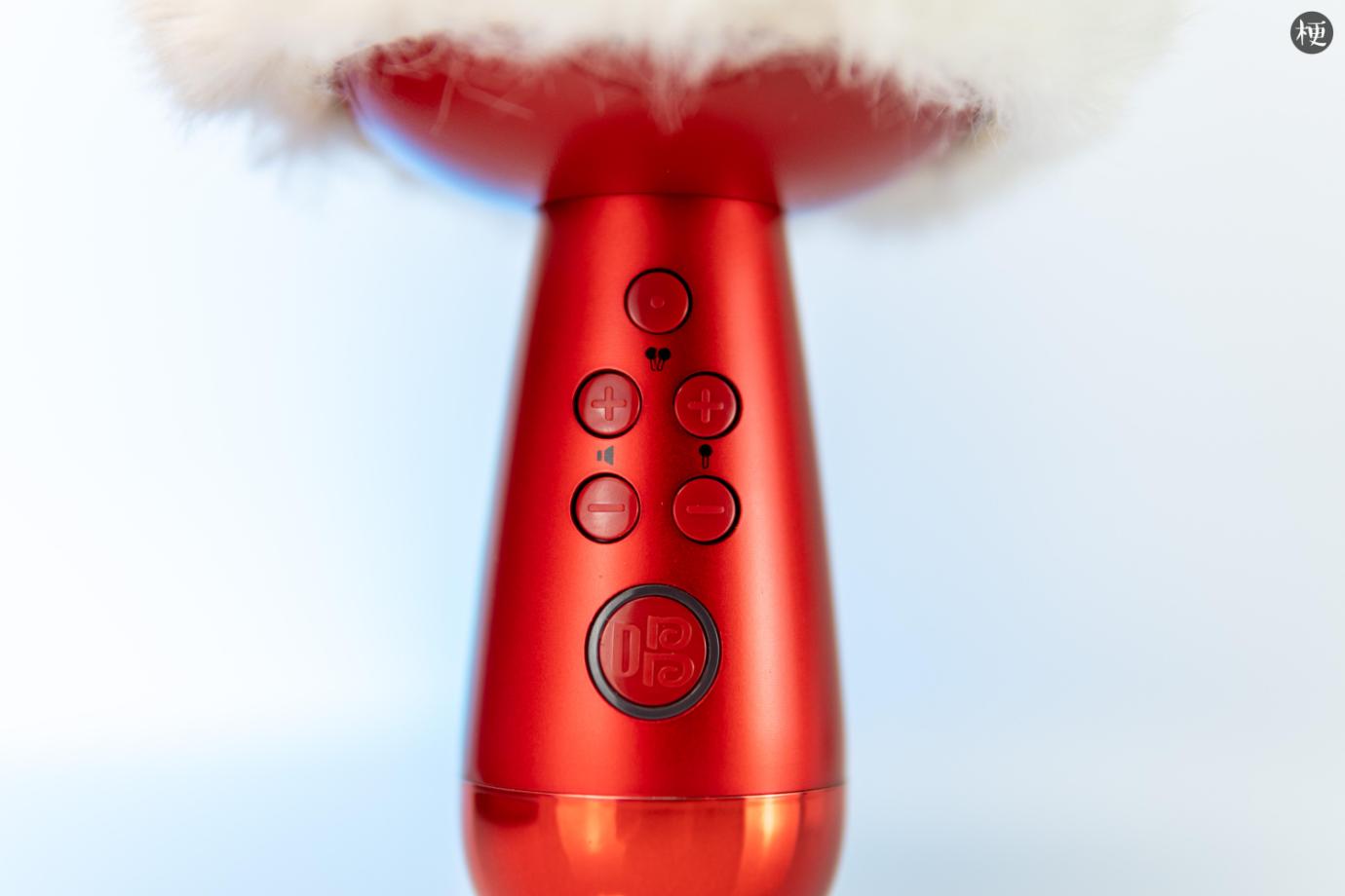 唱吧k歌宝小巨蛋麦克风q5绯红色,唱吧小巨蛋g2和g2max区别