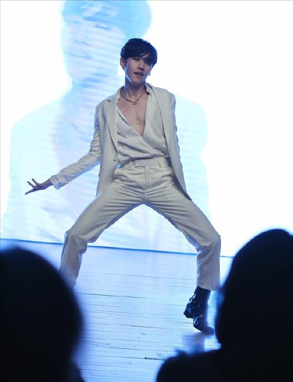 他泰最会跳舞的人：小地球人间扳手滚宝蹦迪小王子