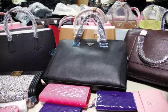 300元假包一眼假吗,三百块仿包