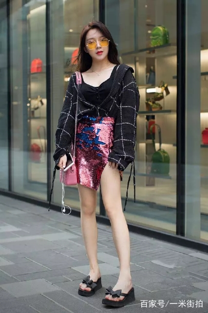 瑜伽腿部后侧练习,瑜伽垫上如何练习腿部肌肉