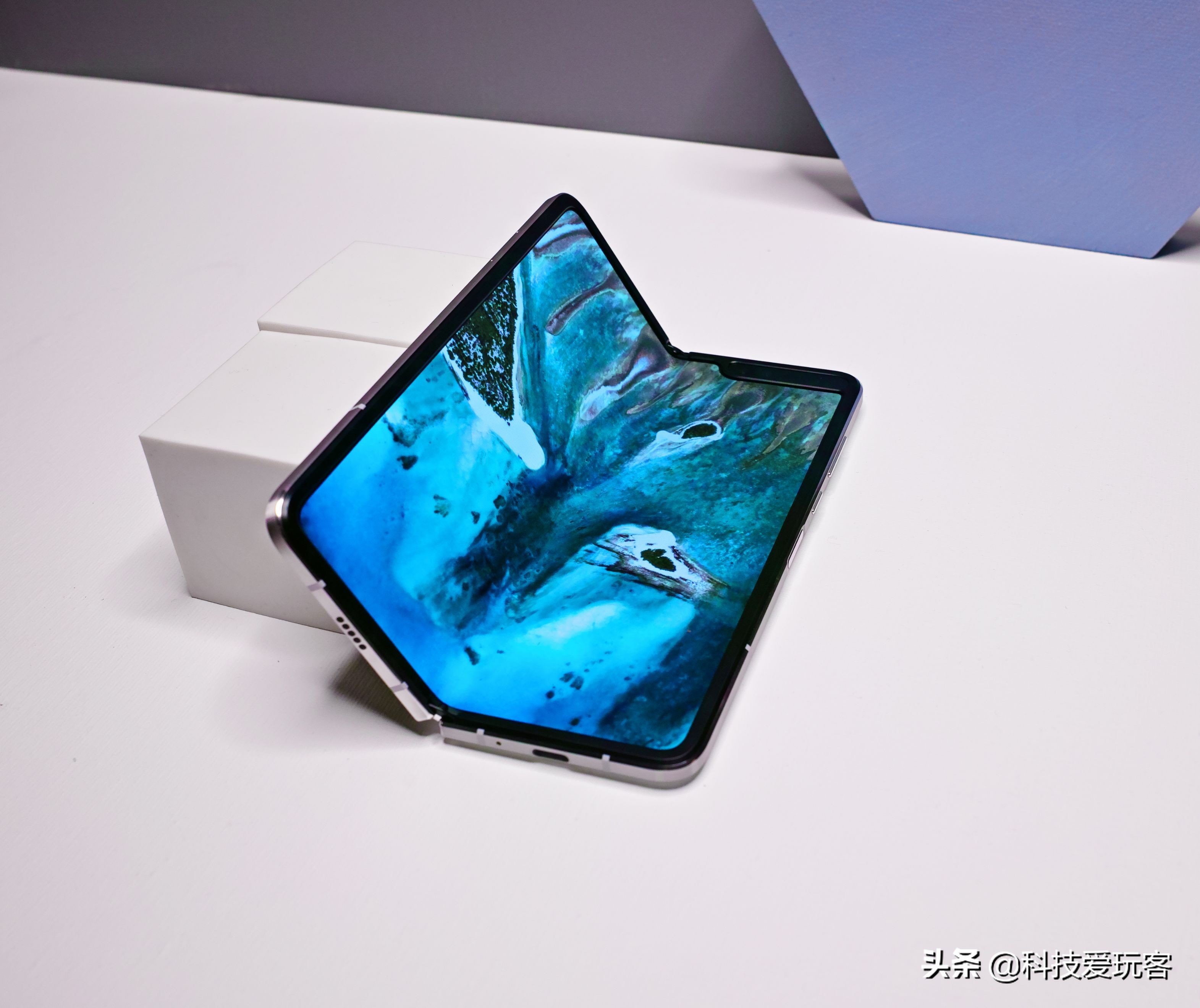 三星w20现在还值得入手吗,19999元的三星