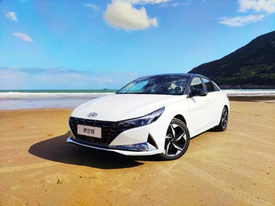 伊兰特第七代好还是索纳塔好,现代索纳塔十和伊兰特第七代对比