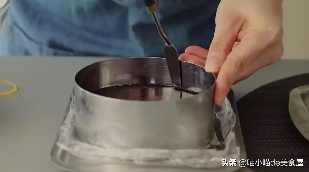 它火遍韩国私房圈，红宝石奶油芝士蛋糕，咬一口得多少钱？