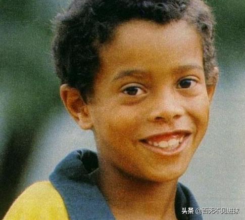 足坛十大颜值球星照片,足坛十大巨星小时候