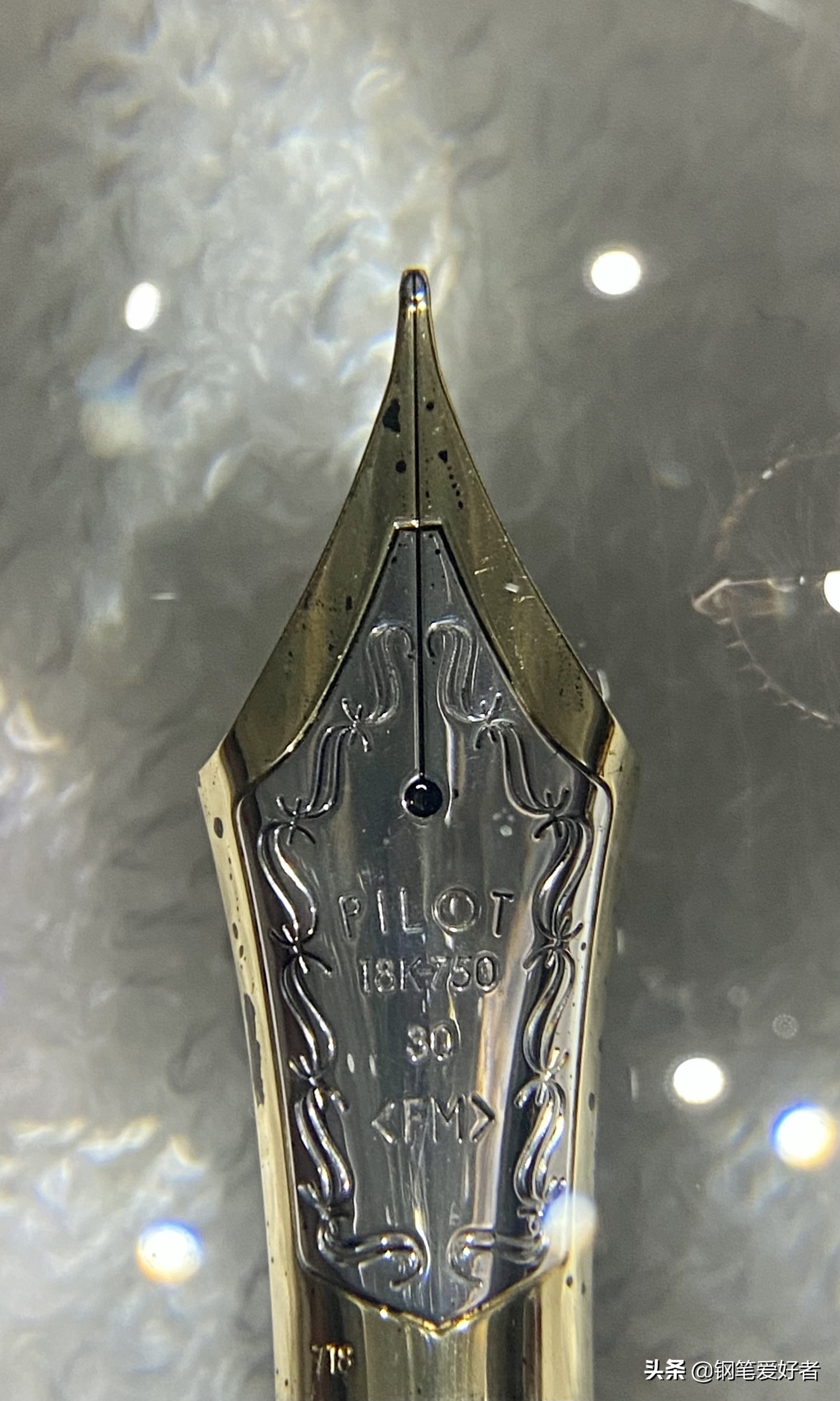 百乐custom系列所有笔尖粗细,百乐透明蓝色钢笔