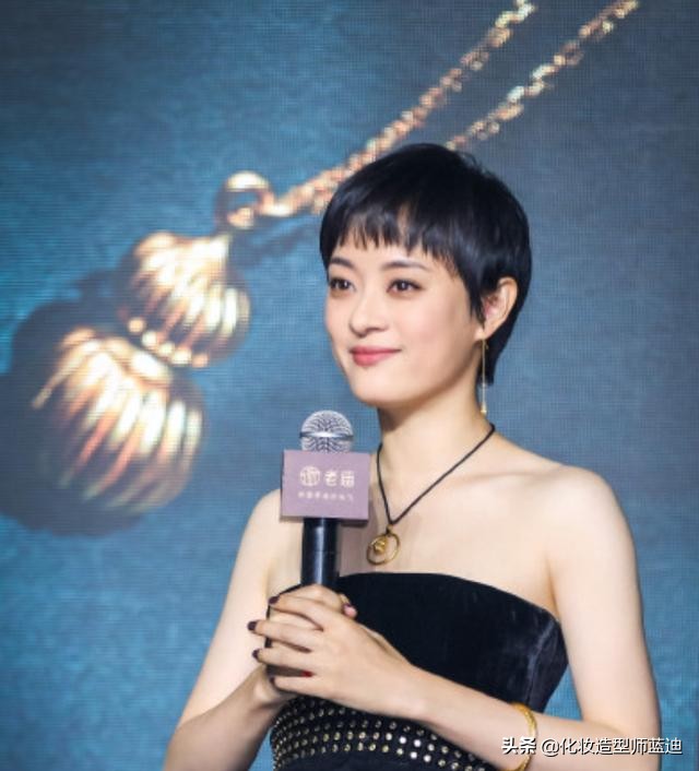 孙俪身材太惊艳，穿抹胸蛋糕裙一点都不性感，胸前无“料”还敢秀