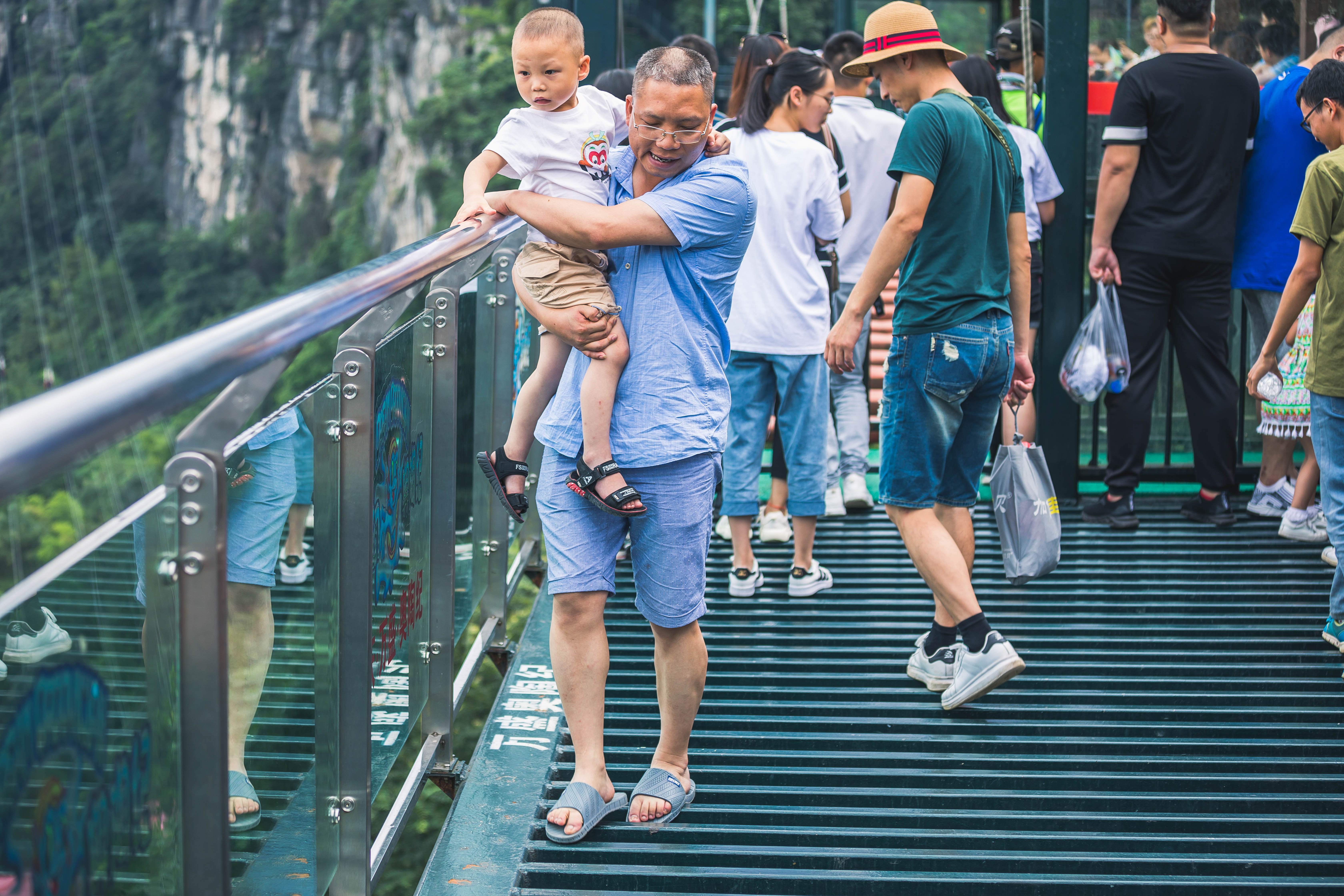 第一次去重庆奥陶纪应该怎样玩？真如抖音上那么刺激？亲自试试吧