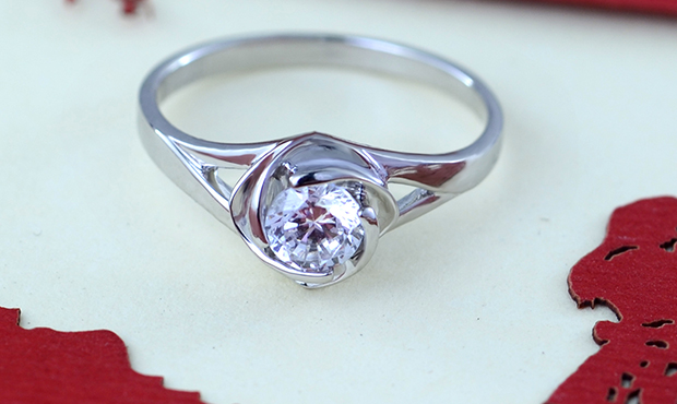 情人节送女朋友黄金字母戒指推荐,圣诞节送女朋友金戒指推荐