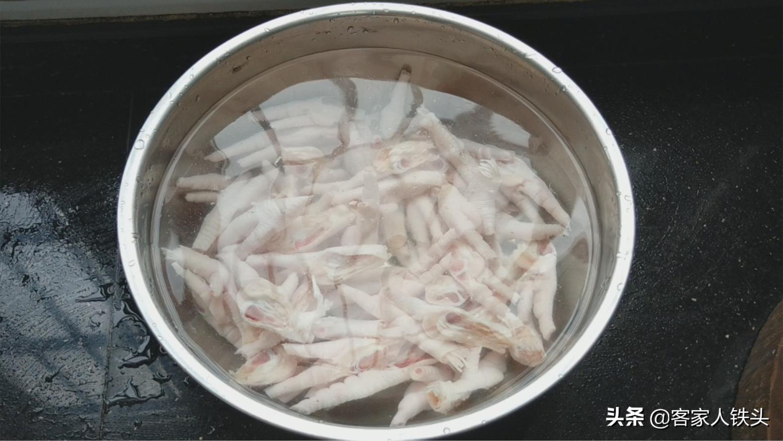 在家做泡椒鸡爪,在家做泡椒鸡爪又脆又好吃还便宜