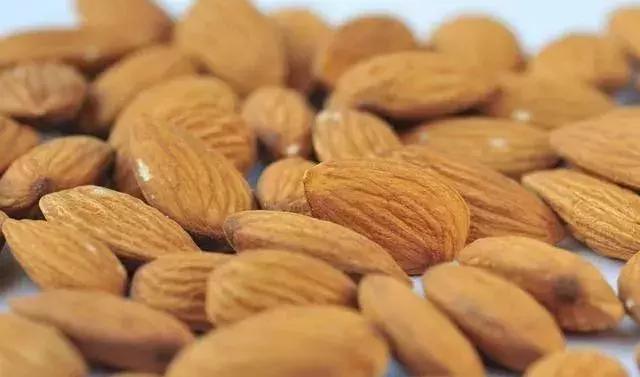 新疆最爱吃的零食,干果美食总有一款适合你