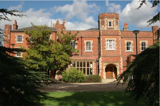 萨里大学是一所怎样的大学？