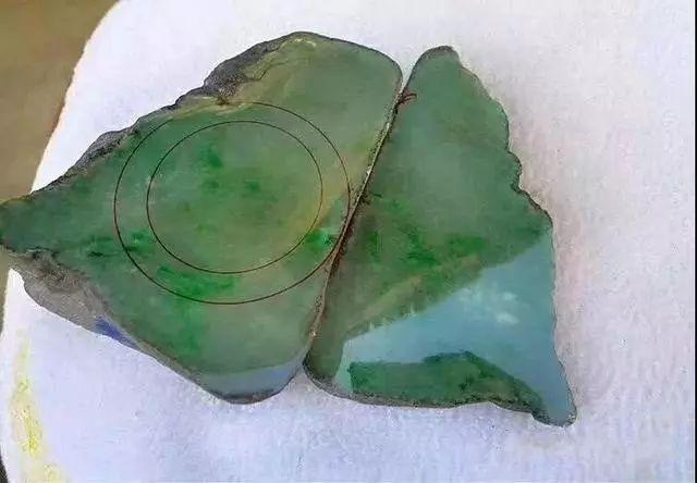 缅甸莫湾基翡翠手镯特点,缅甸大马坎翡翠原石特点及价格