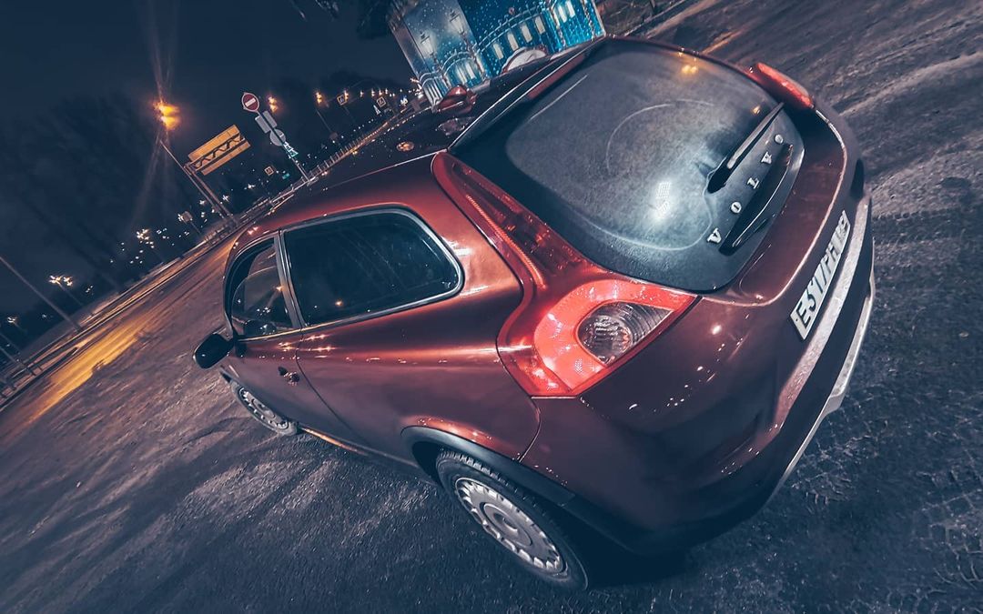 沃尔沃双门轿跑c30,坦克70多万车